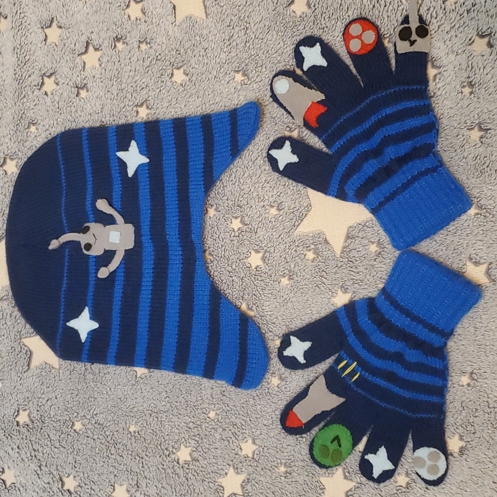 Hat & Gloves Set